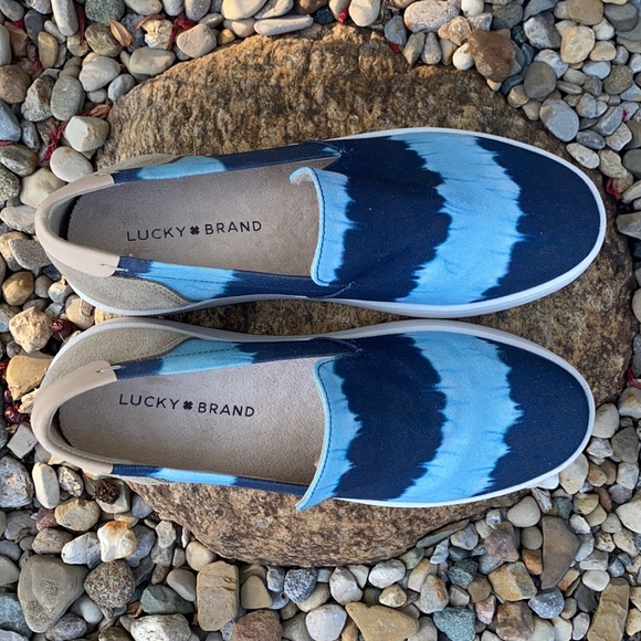 Lucky Brand Sneakers! Size 7.5! - Picture 3 of 10